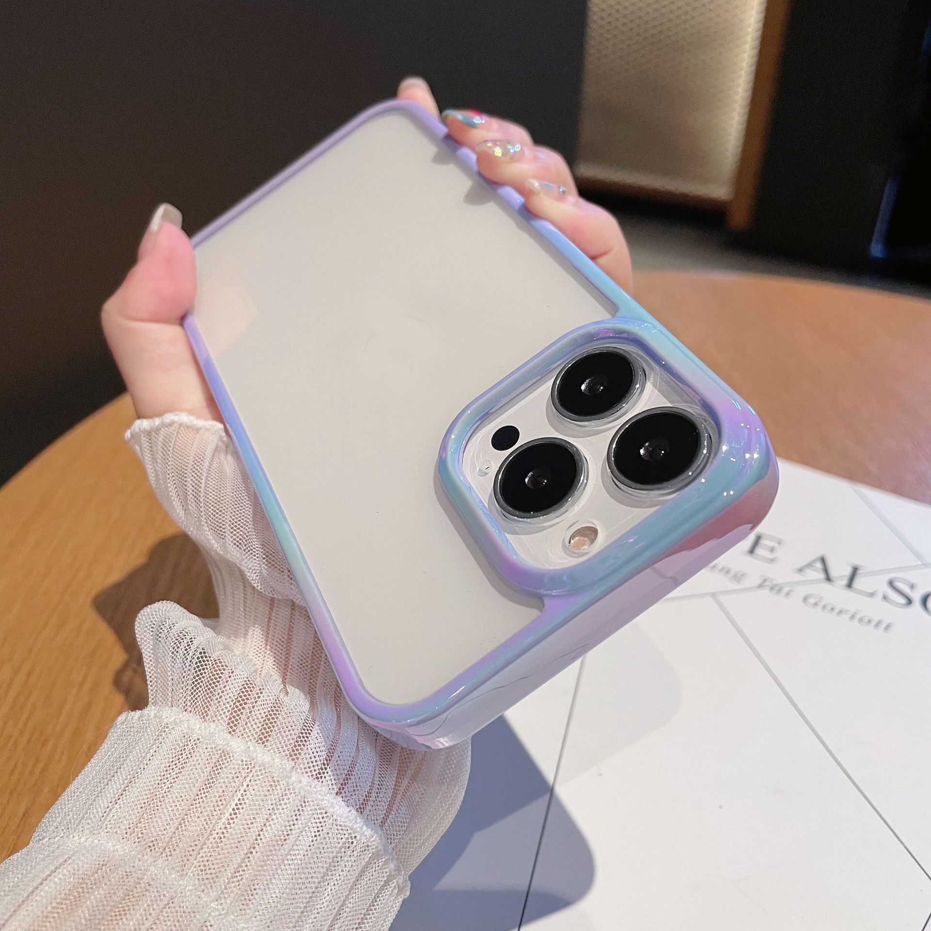 適用蘋果18ProMax手機殼iPhone17炫彩鐳射16簡約凹槽15透明防摔女