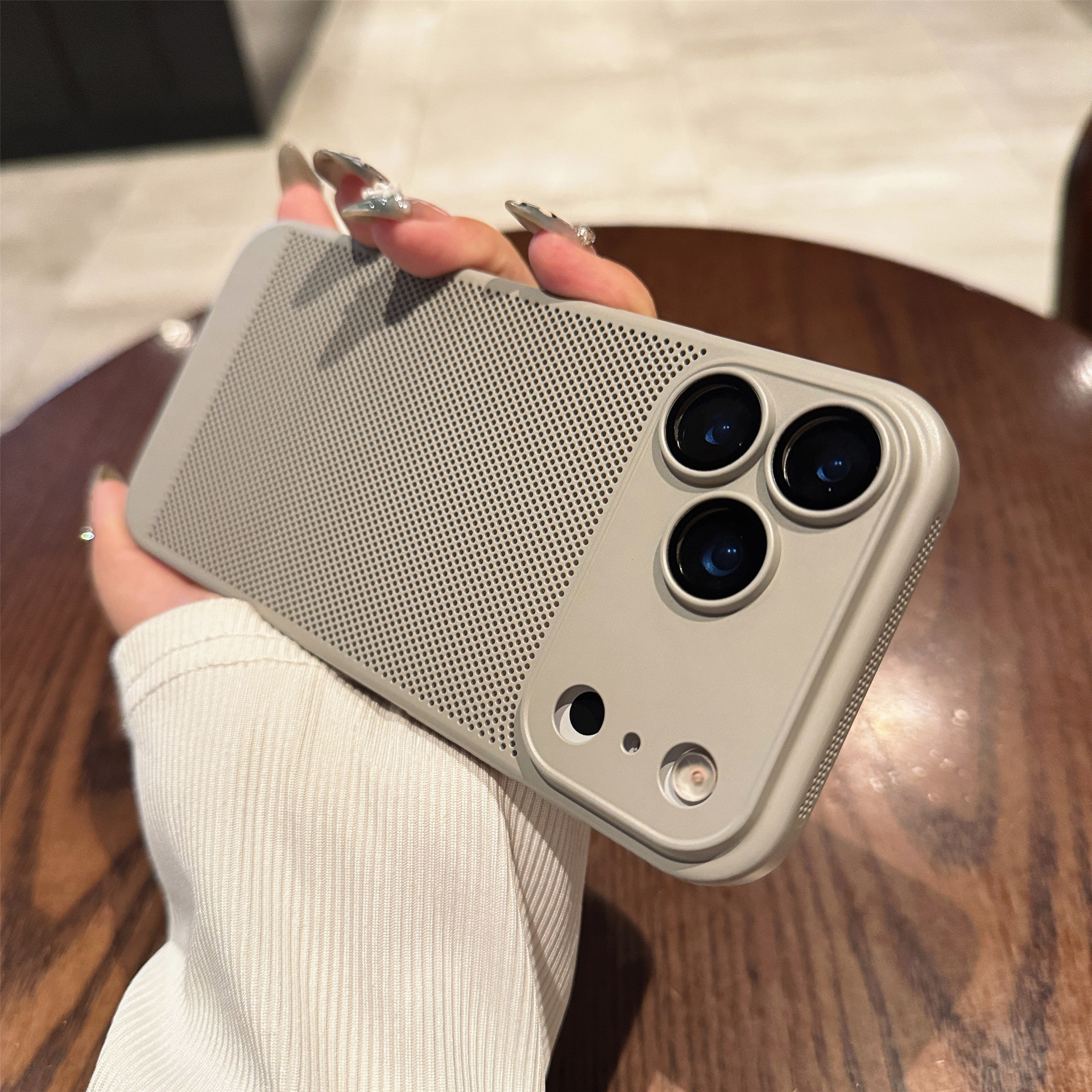 噴油透氣散熱網適用iPhone18promax手機殼蘋果16全包鏡頭膜保護套